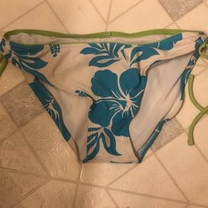 super cute hibiscus print bikini bottoms